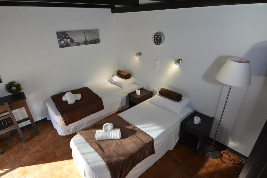 Sandy Bay studios room 5